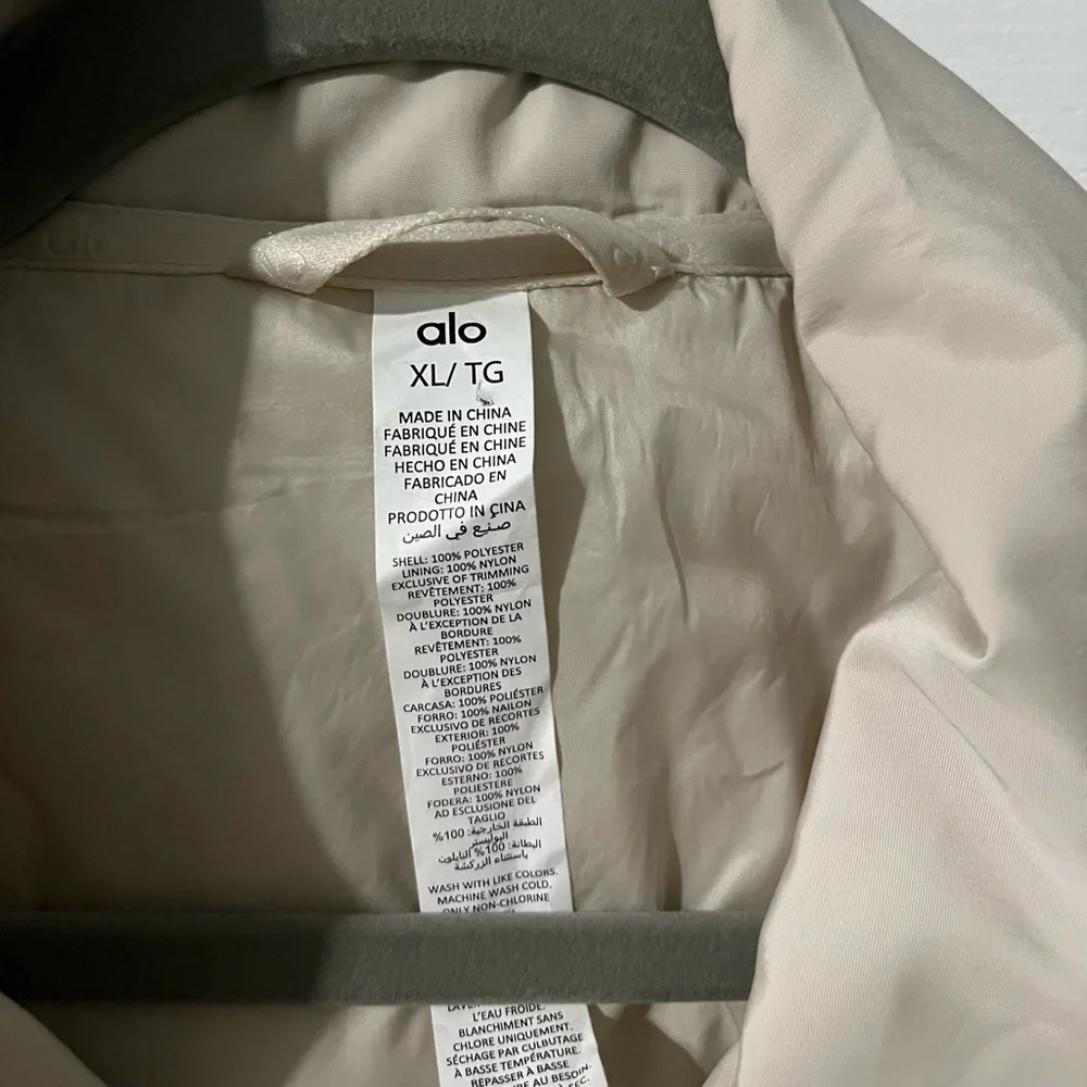 Alo Yoga Legend Jacket - Picture 4 of 6
